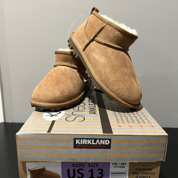 Kirkland Signature Other - Kirkland Signature Girl’s 
Shearling Brown Ankle Boots Boot
Size 13 Last Pair